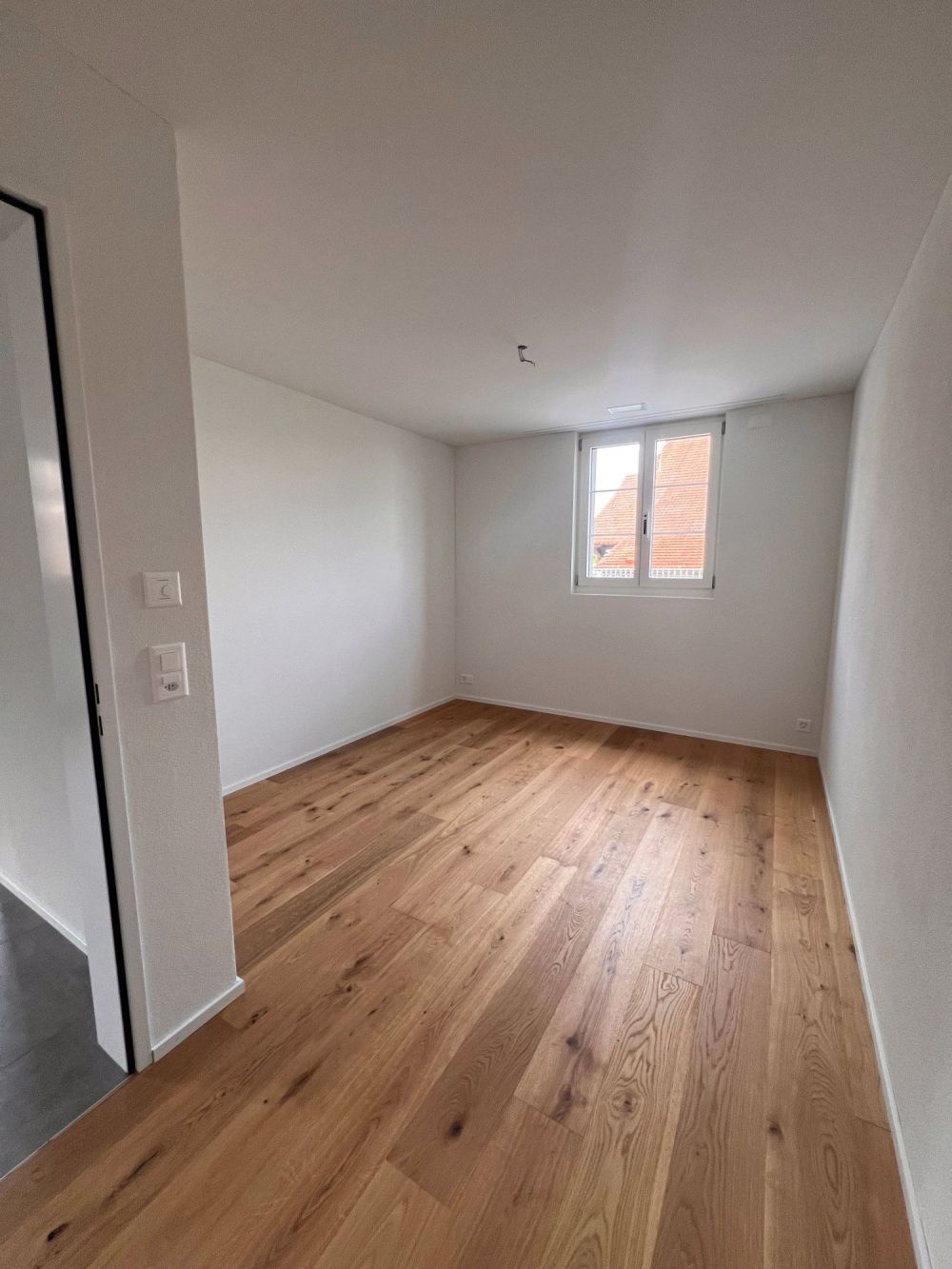 Helle und moderne Wohnung in Höri mit Gartensitzplatz! - Bild 3