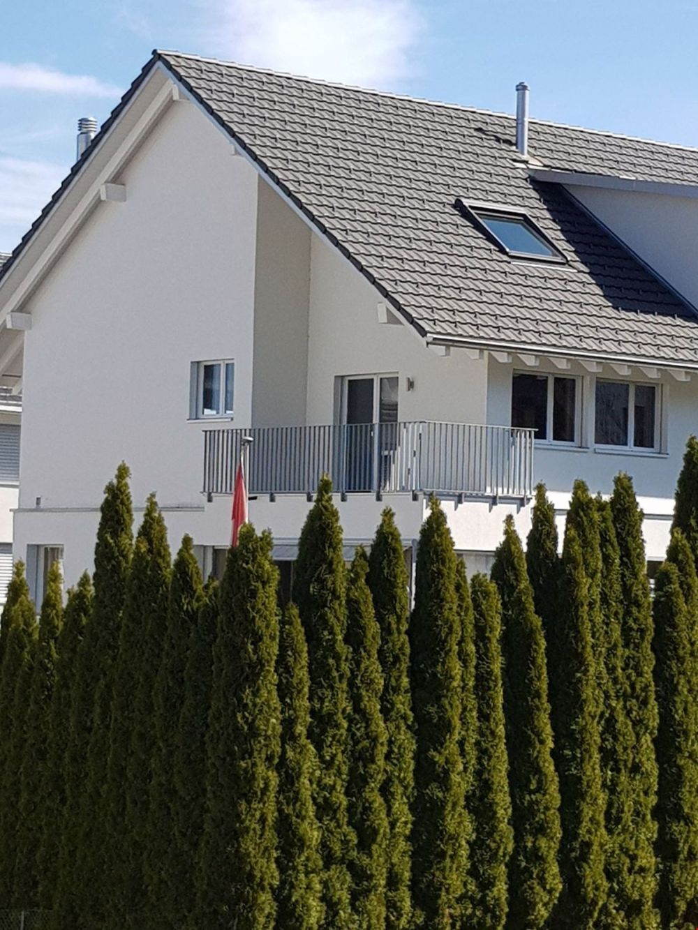 Hübsche, charmante 2.5 Zi Maisonette mit Balkon - per 1.9. - Bild 1