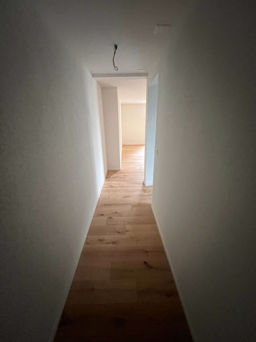 Neu Sanierte 2,5-Zimmer-Wohnung in Hofstetten – Moderner Wohnkomfort in ruhiger Lage - Bild 4