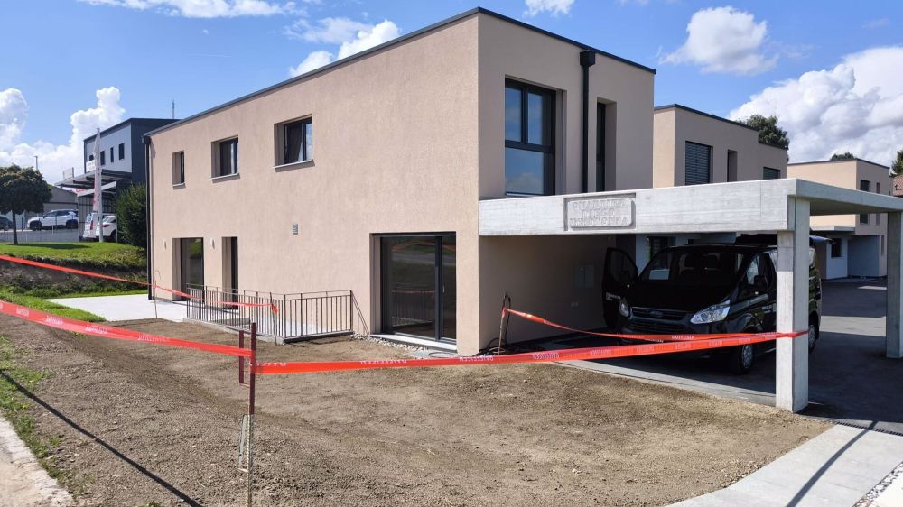 Superbe villa de haut-standing de 7 pièces avec un local indépendant à louer - Bild 1