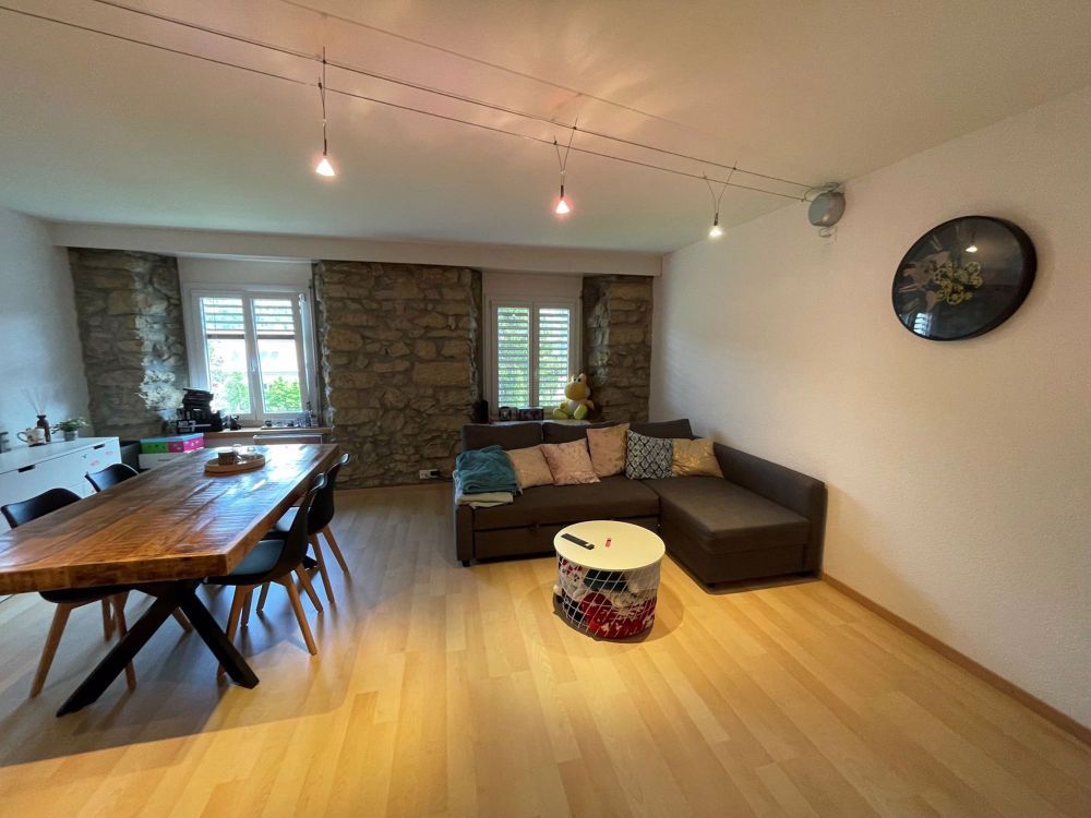 Appartement de 2 pièces 58 m2 avec cachet et ascenseur - Salon