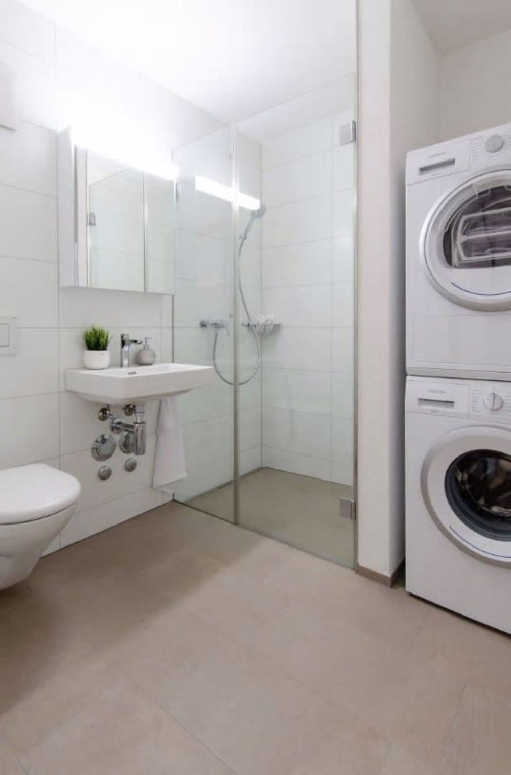 Traumhafte Wohnung mit Sitzplatz in ruhigem Quartier - Bad