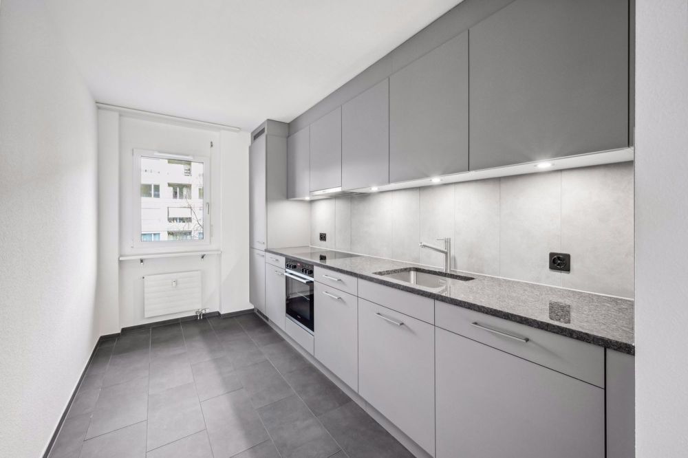 Frisch sanierte 3.5-Zimmer-Wohnung mit begehbarem Kleiderschrank Hochwertige und neuwertige Ausstattung! - Bild 2