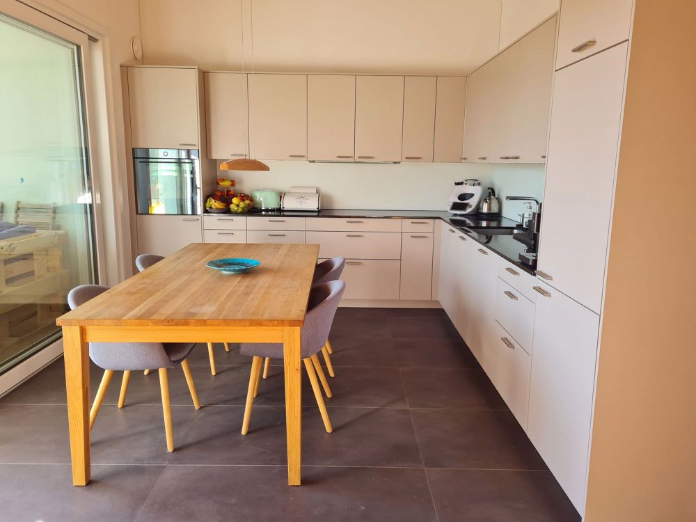 4.5-Zimmer-Maisonette-Wohnung mit traumhafter Bergsicht - Bild 6