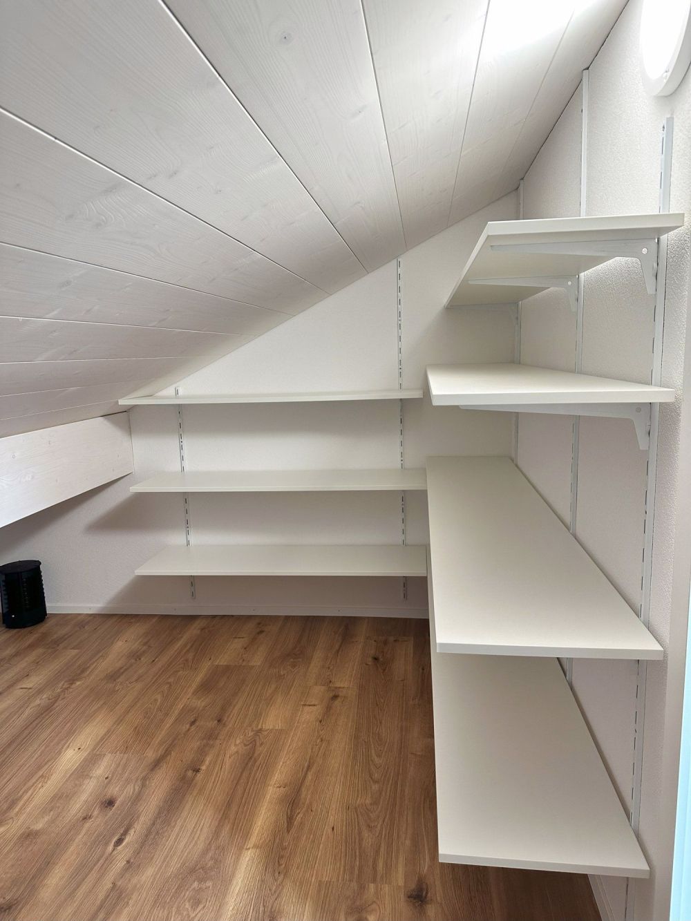 Schöne, grosse Dachwohnung mit Seesicht - Bild 3