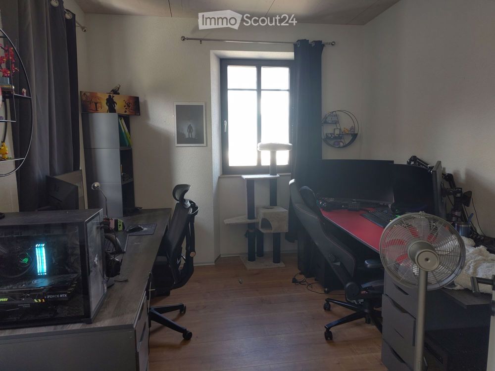 Wohnung mit 3,5 Zimmern und Balkon im Zentrum von Châtel-St-Denis - Bild 3