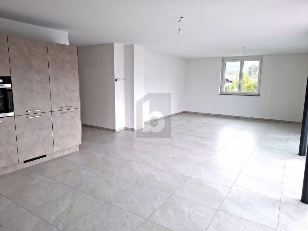 NEU, GERÄUMIG UND MODERN - Bild 3