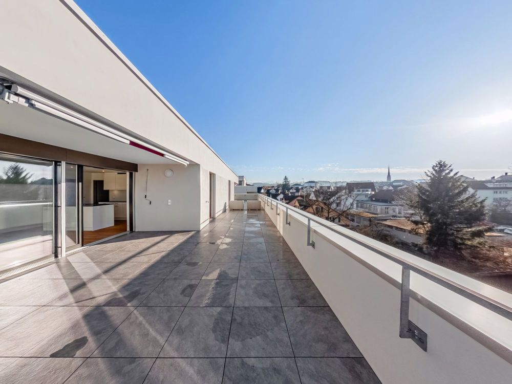 Neubau - Attikawohnung mit riesiger Terrasse und toller Aussicht - Bild 2
