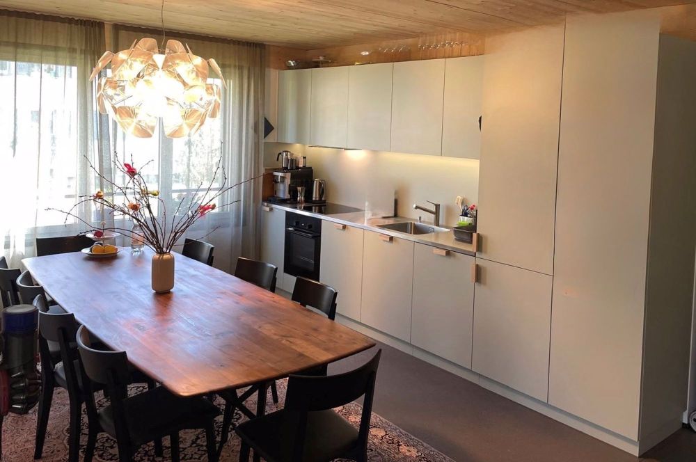 Inkl. Video!! Moderne 5.5-Zimmer-Wohnung im EG mit Terrasse in Zürich-Wiedikon - Bild 2