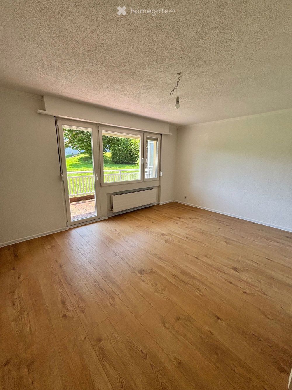 Erstvermietung einer neu sanierten 2.5 Zimmerwohnung mit toller Aussicht! - Bild 3