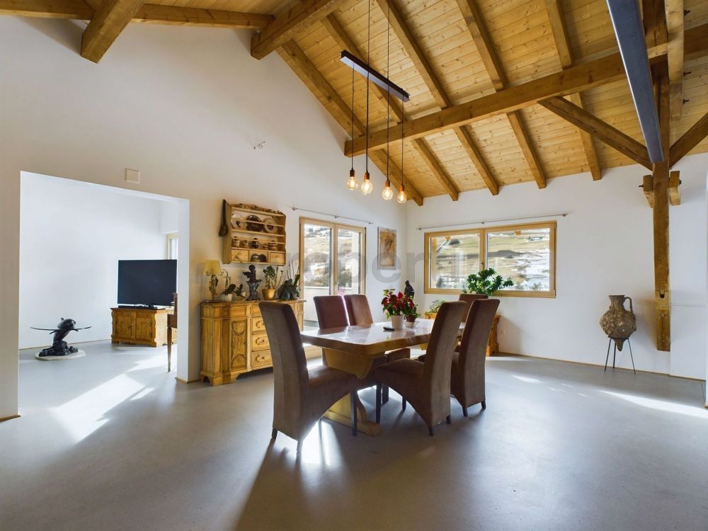 Moderne Dachwohnung mit 3.5 Zimmern in Cunter - Image 1