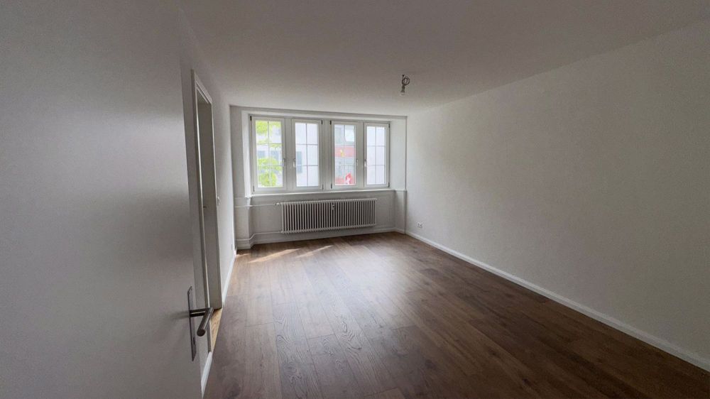 Komplett renovierte 4.5 Zimmer Wohnung mit grosser Terrasse - Bild 4