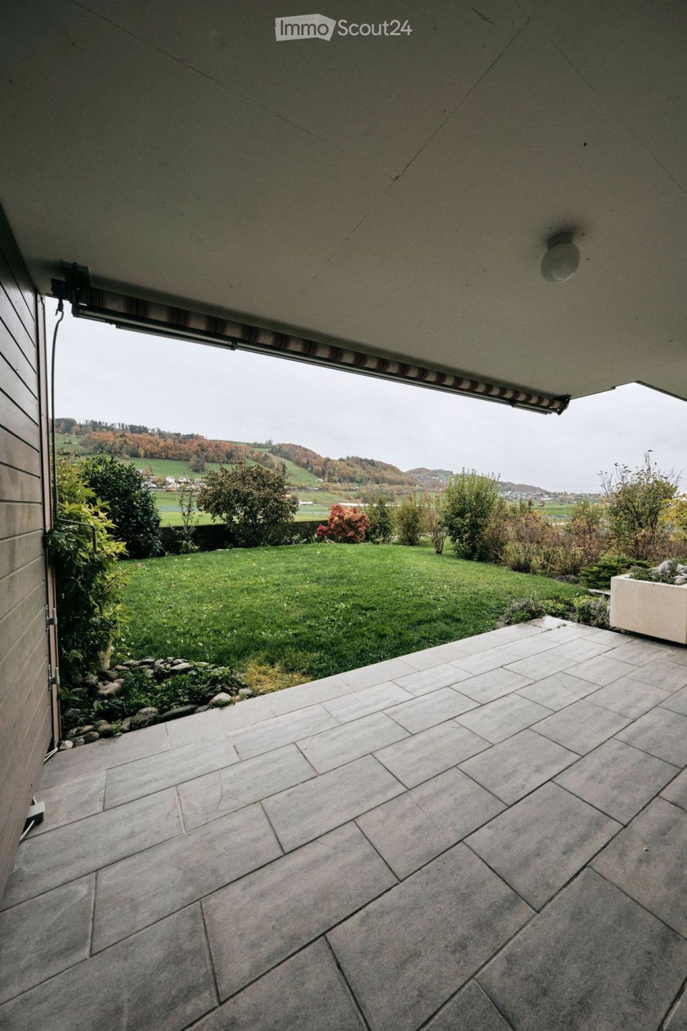 Neu renovierte helle 4.5-Zimmer-Wohnung mit Weitblick - Bild 9