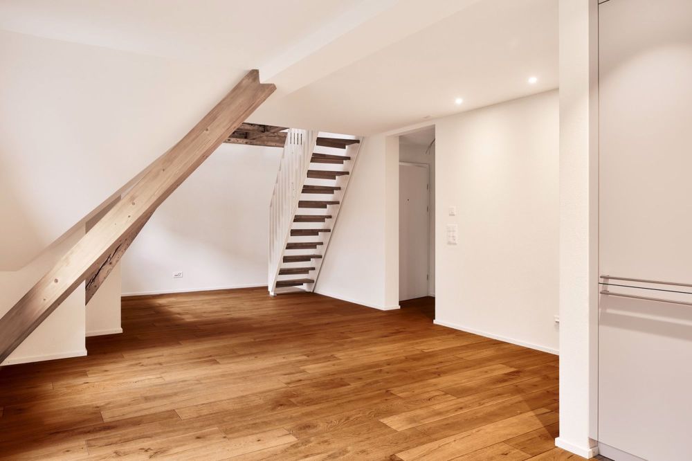 Erstvermietung nach Totalsanierung / Traumhafte Dachwohnung - Bild 3