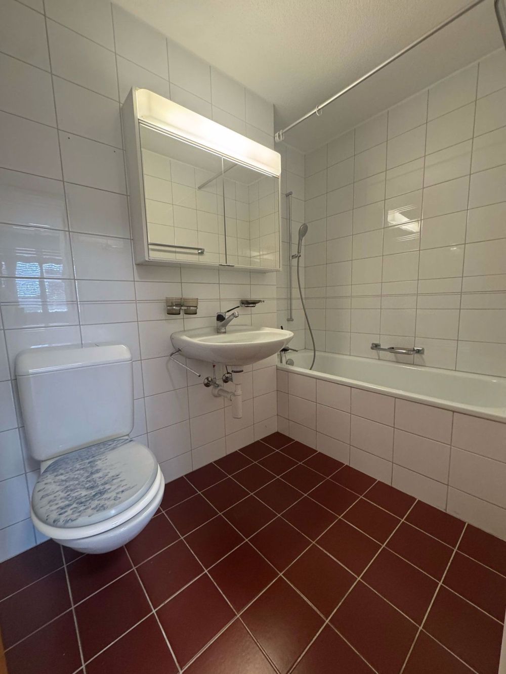Geräumige 4.5-Zimmerwohnung mit brandneuer Küche - Bild 11
