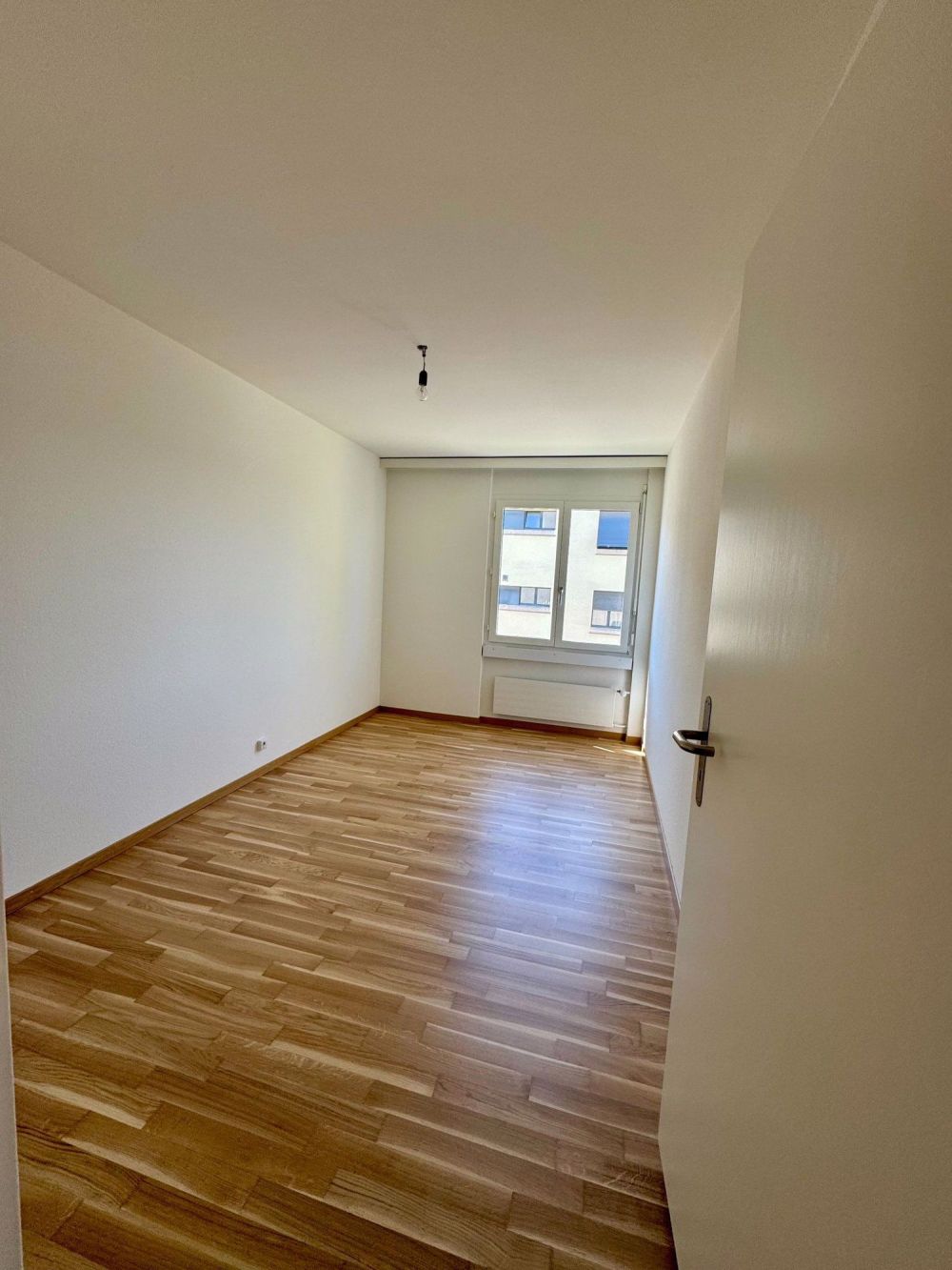 Frisch renovierte, helle 4-Zimmerwohnung in Zug ? Erstbezug - Bild 5