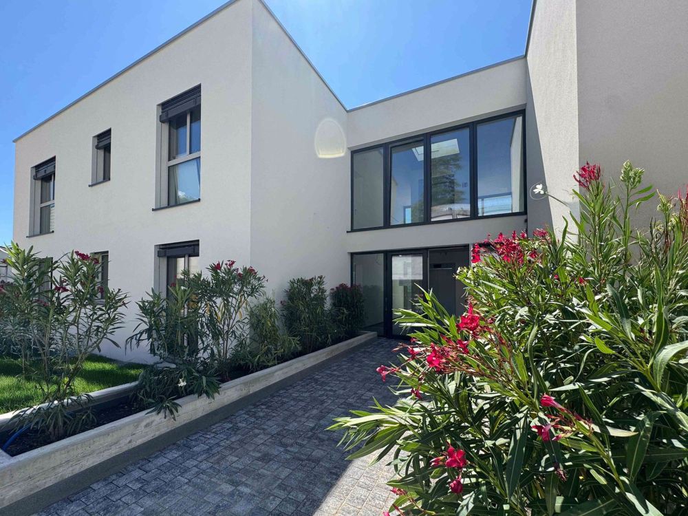 Modernes 2.5-Zimmer-Wohnung in erster Lage in Vezia - Bild 1