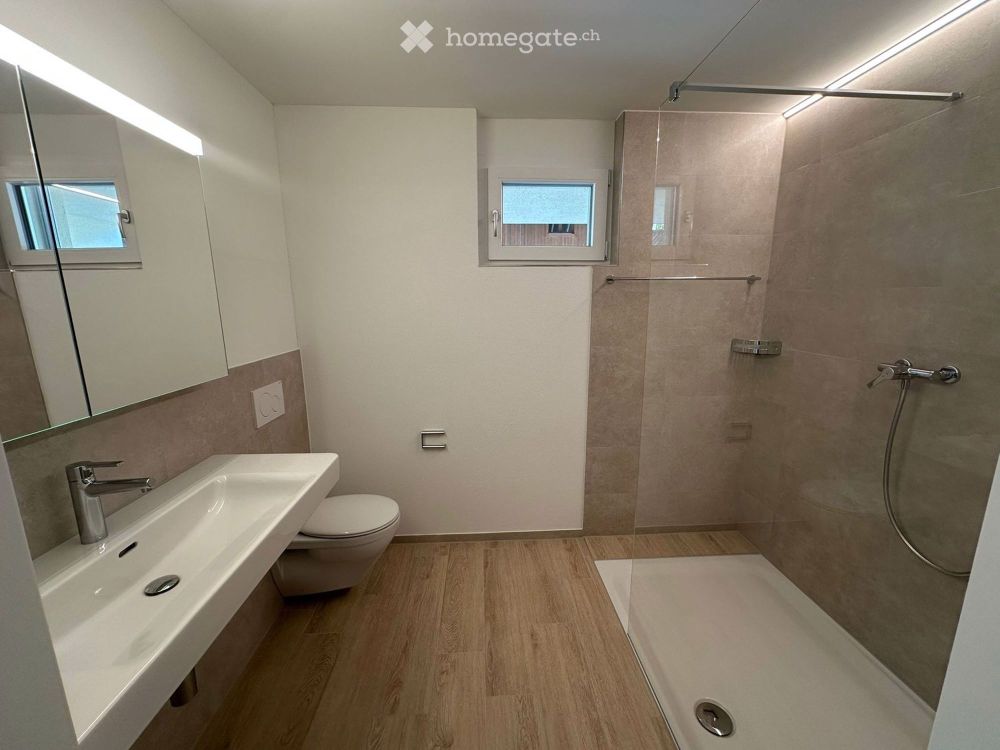 Grosszügige Erdgeschosswohnung mit Sitzplatz und Morgensonne - Bild 2