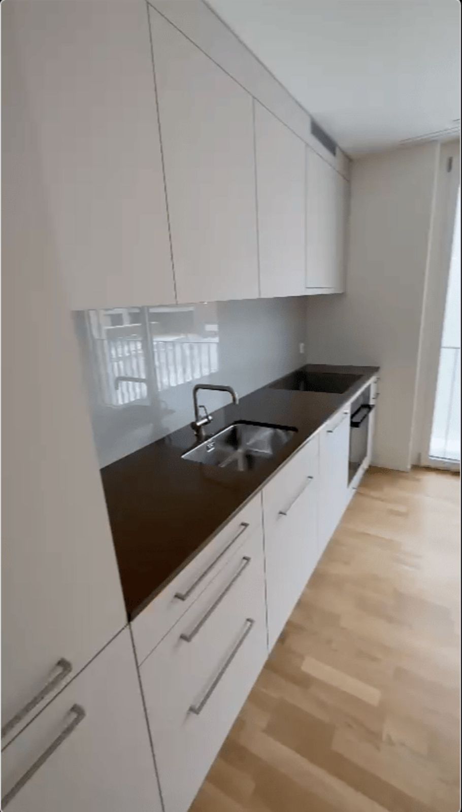 1 Monat 2.5 Zimmer zur Zwischenmiete mit Balkon - Bild 1