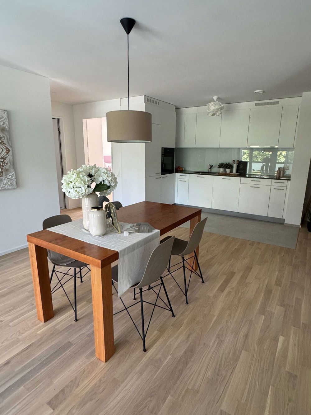 Top moderne 2,5-Zimmer-Whg (2.OG) mit Loggia, Lift + eigenem Waschturm - Bild 6