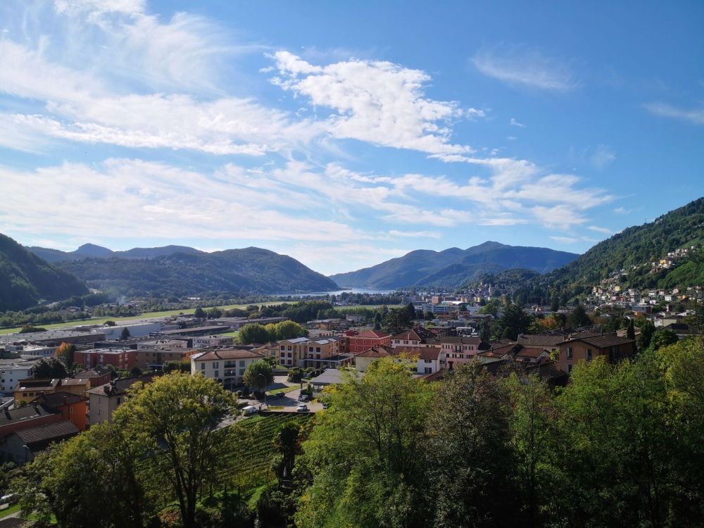 Affittasi a Bioggio 3.5 locali prima locazione con vista lago e raffrescamento - Bild 1