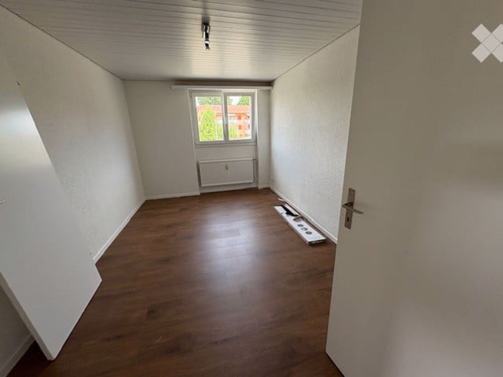 Moderne 3½-Zimmerwohnung mit grossem Balkon – frisch renoviert! - Bild 9