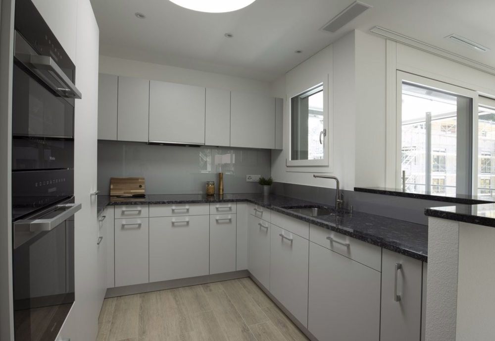 Attika-Wohnung mit Aussicht und eigener Waschküche - Küche