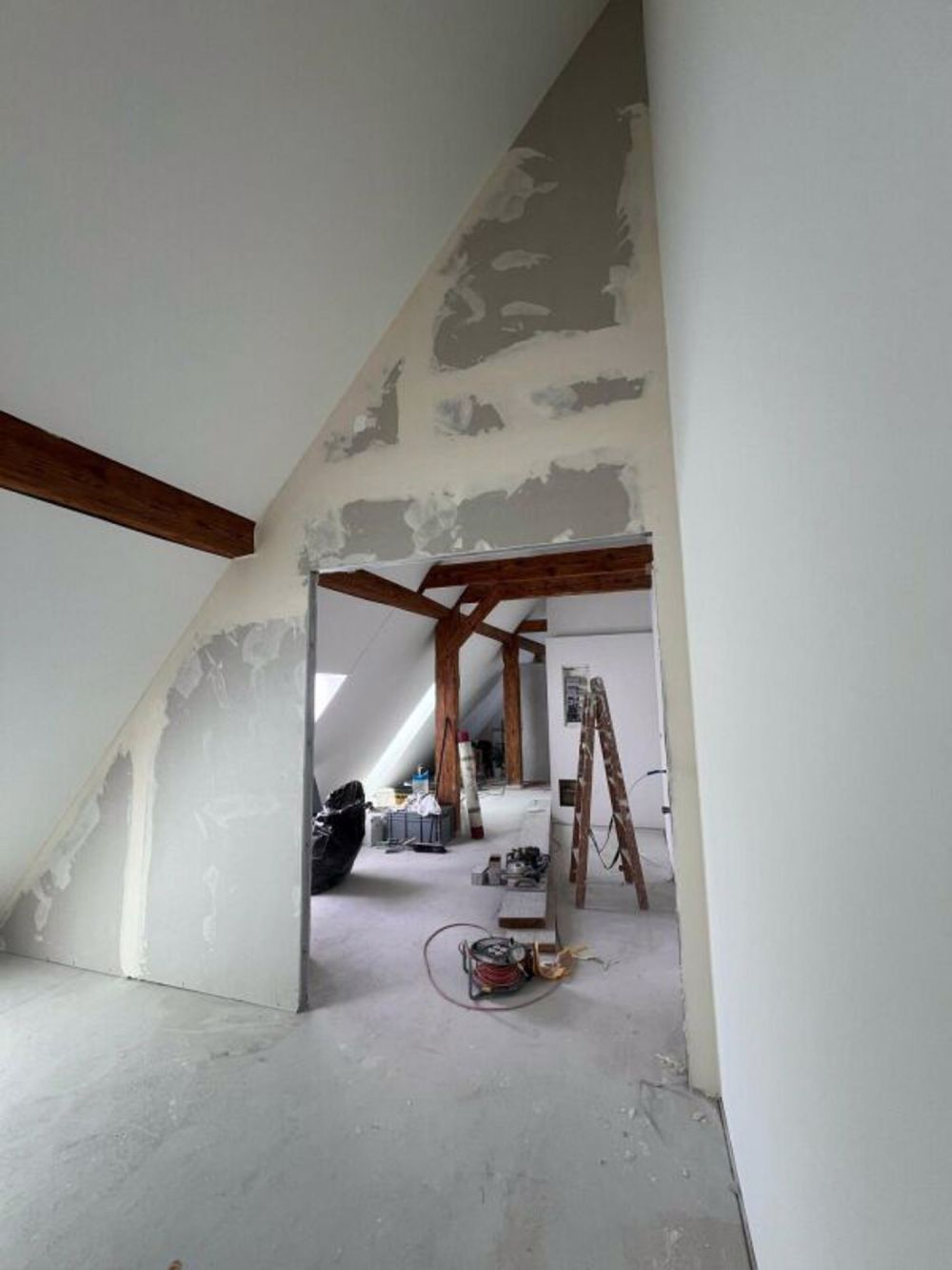 KERNSANIERTE DACHWOHNUNG MIT BALKON - Bild 5
