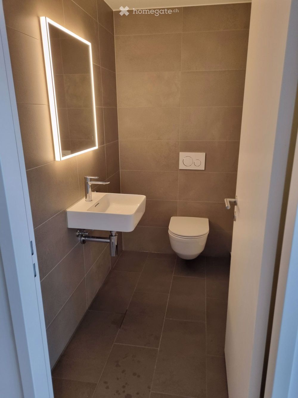 Exklusives Wohnen im RhyfallTower: Moderne 4.5 Zi. Wohnung mit Vierjahreszimmer - Bild 8