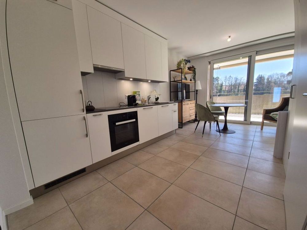 Pour senior, avec encadrement social ! Appartement neuf de 1.5 pièces au 1er étage - Bild 3