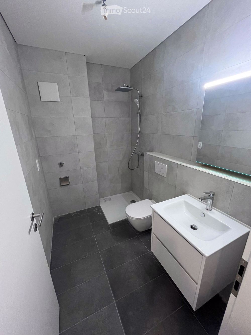 Charmanter Neubau-Dachgeschosswohnung mit 2 Zimmern - Bild 4