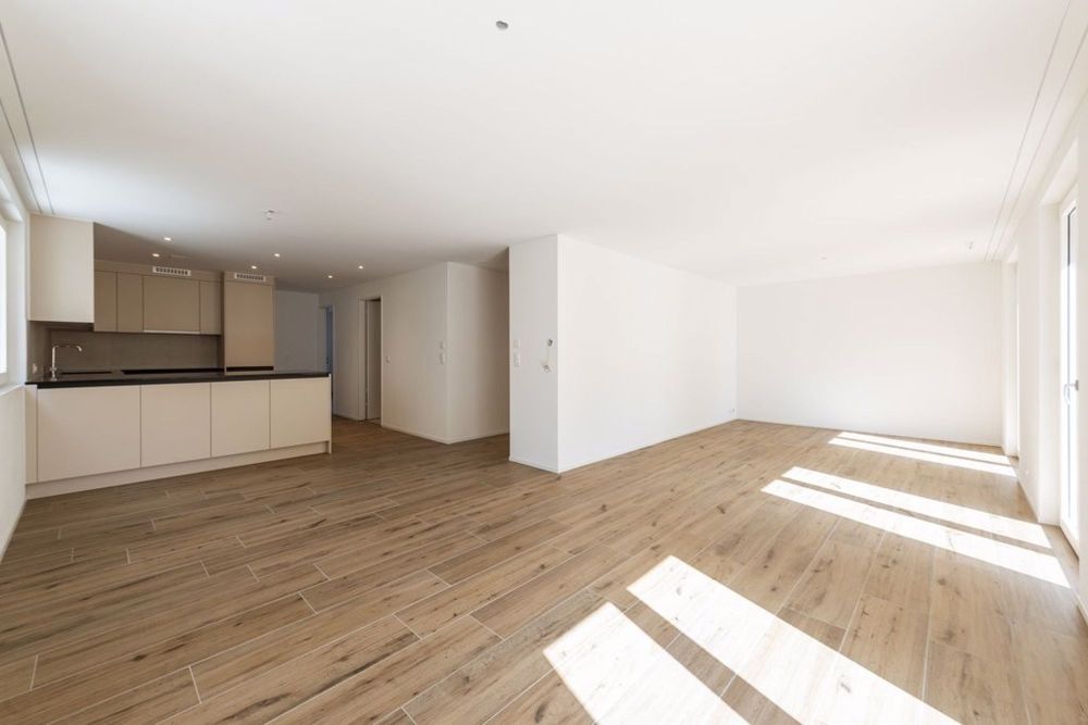 WUNDERSCHÖNE 3.5 ZIMMER-WOHNUNG MIT AUSSENSITZPLATZ - Bild 3