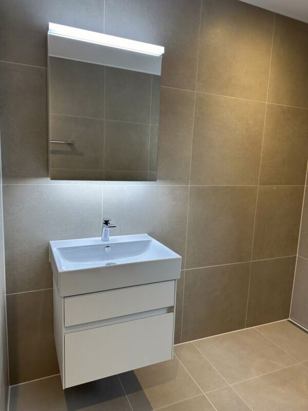 Moderne attraktive 2.5-Zimmer-Wohnung in Reinach - mit Balkon & eigenem Waschturm - Bild 11