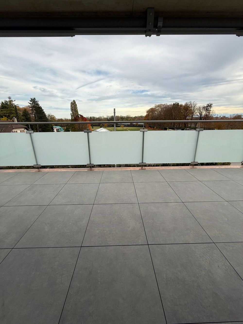 Neubau! Prächtige 4,5-Zimmer-Wohnungen mit Terrasse in Milvignes - Bild 12