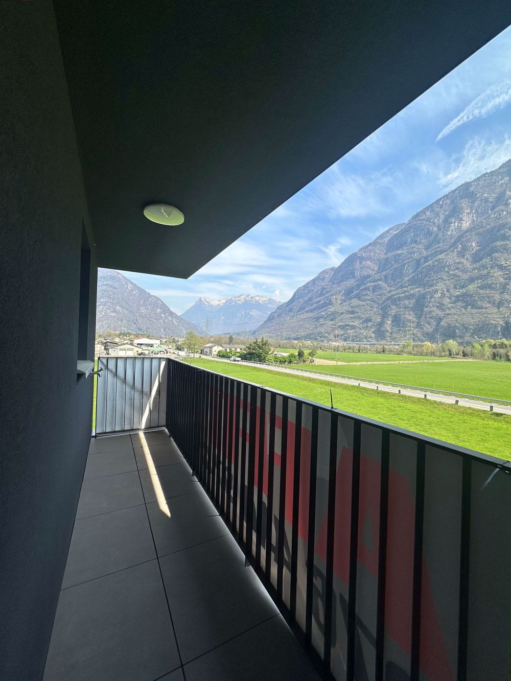 2.5 Camere con balcone e vista al secondo piano - Bild 4