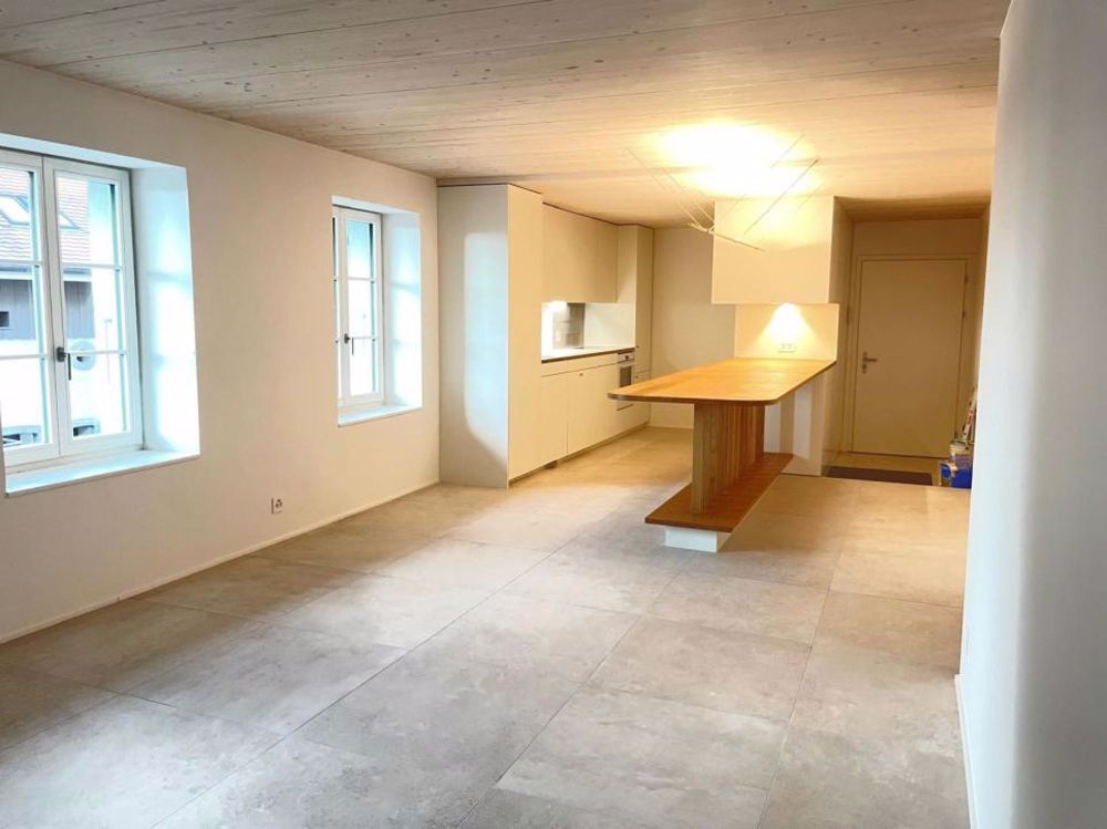 Neue 4.5-Zimmer-Wohnung, 5 Minuten zu Fuß vom See entfernt - Bild 1