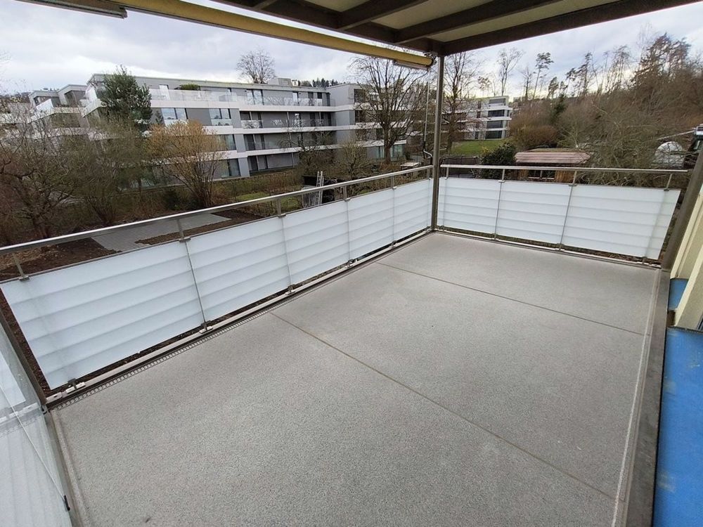 Erstvermietung einer 3.5 Zimmerwohnung in ruhigem Wohnquartier - Balkon.png