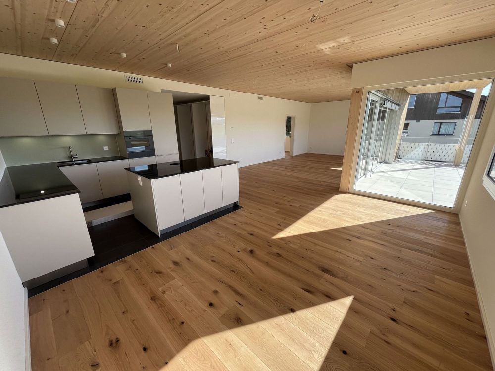 Exklusive 5½-Zimmer-Wohnung mit Weitsicht, Terrasse & Garten nur 12 Min. nach Bern - Bild 2