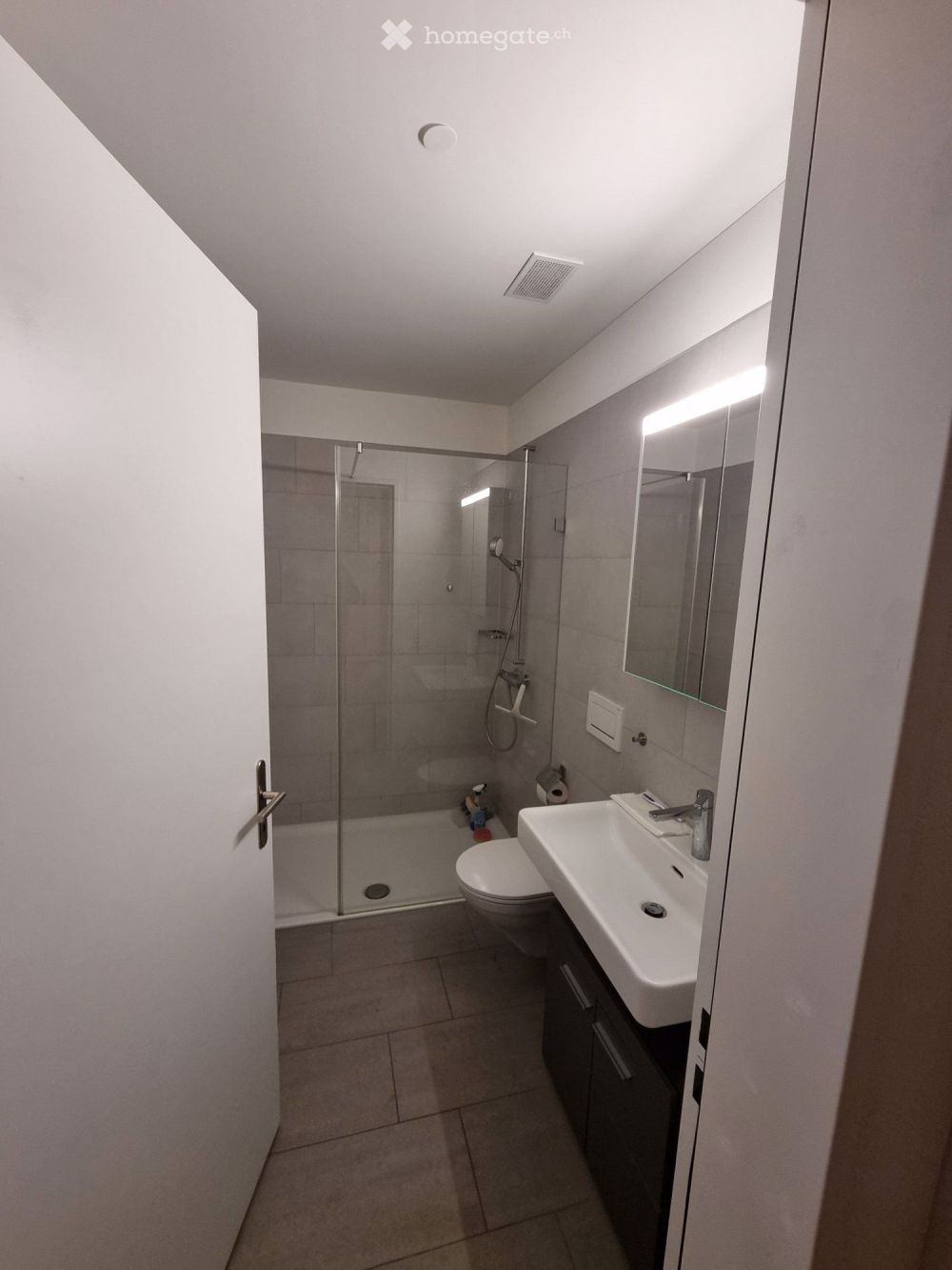 Zimmer in modernen Wohnung mit privatem Bad - Bild 2