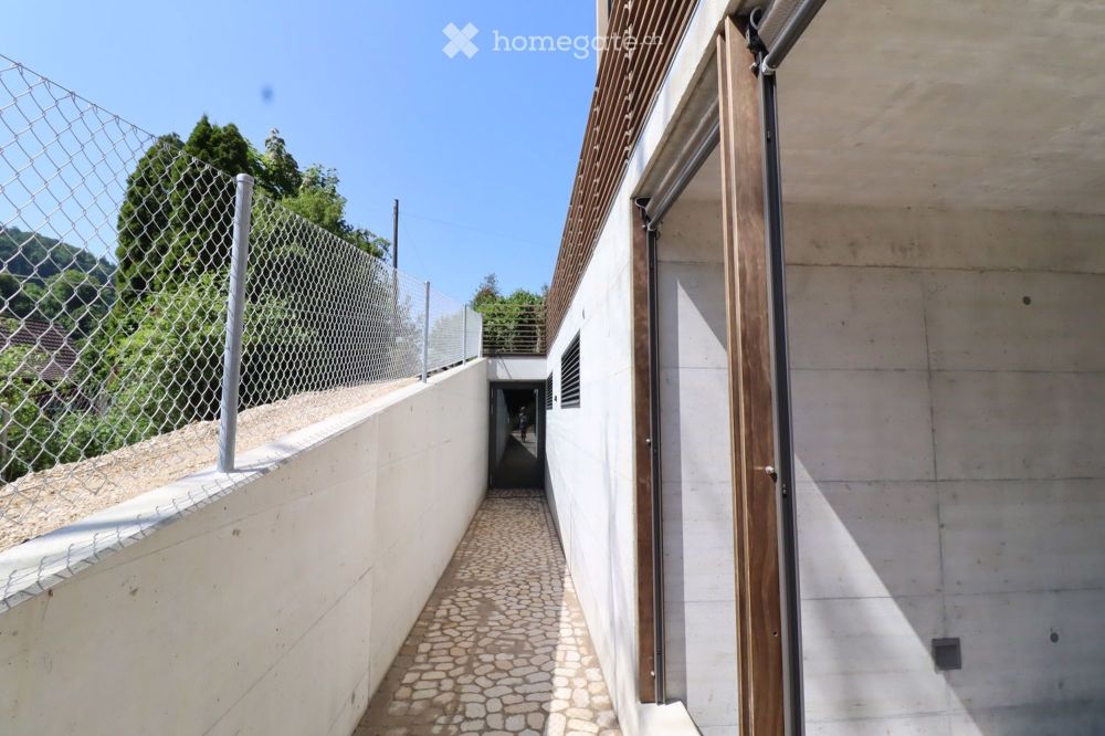 Attraktive "Flagschiff" Dach-Wohnung im "Kurort-Look" mit Aussicht auf Reigoldswil - Bild 7