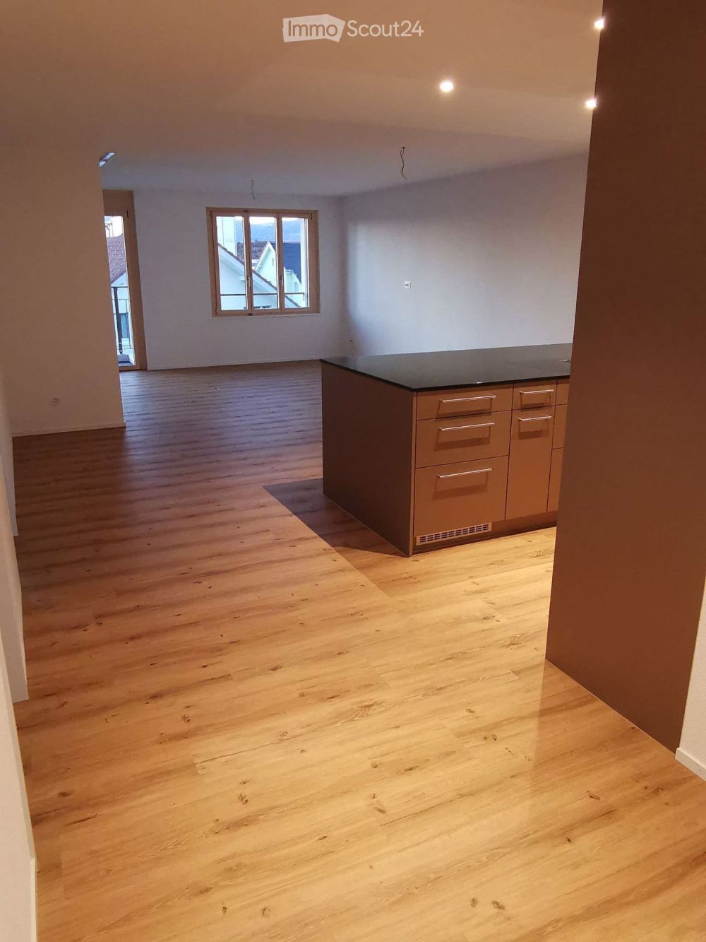 Moderne 2.5-Zimmer-Neubau-Wohnung mit Balkon in Herzogenbuchsee - Bild 3