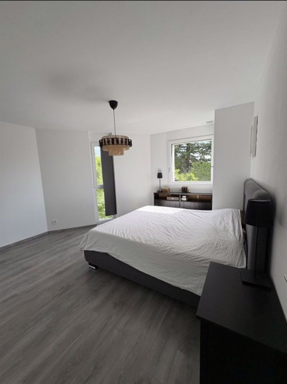 Wohnung mit 4.5 Zimmern im 1. Stock - Chambre