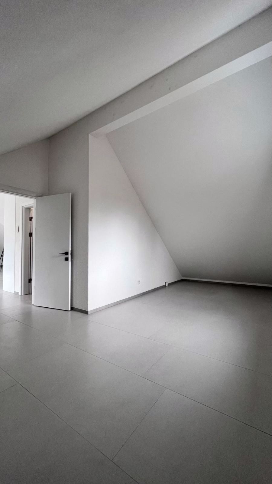 Moderne 2.5-Zimmer-Dachwohnung in Leuggern - Neubau 2025 - Bild 9