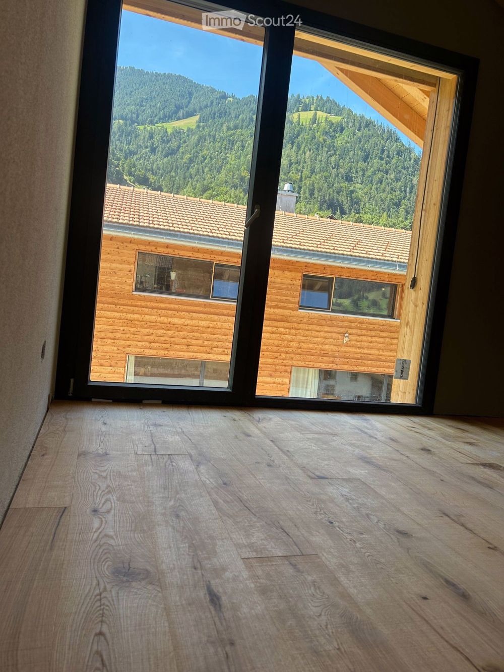 Moderne 4.5-Zimmer-Dachwohnung mit Bergblick in Frutigen - Bild 13