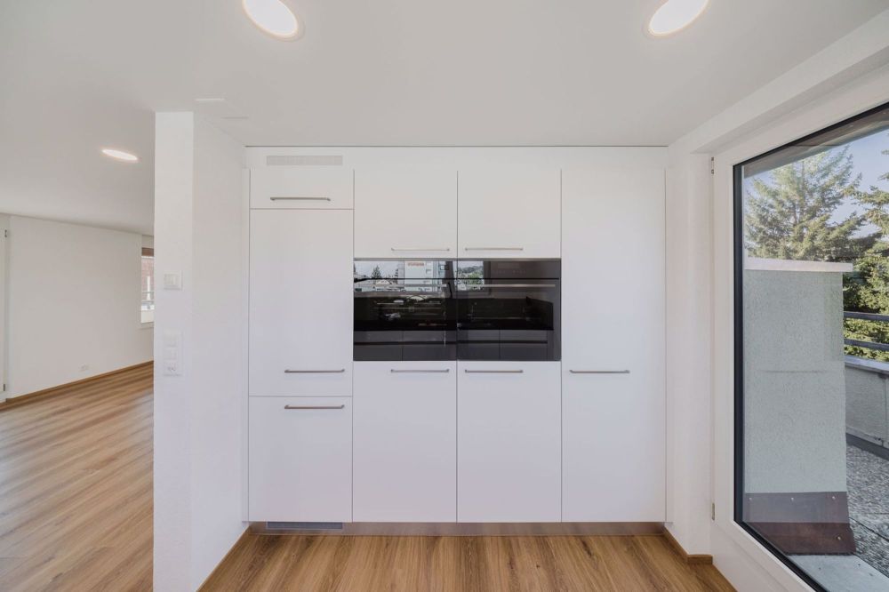 Totalsanierte 3½-Zimmer-Attikawohnung mit riesiger Terrasse - Bild 2