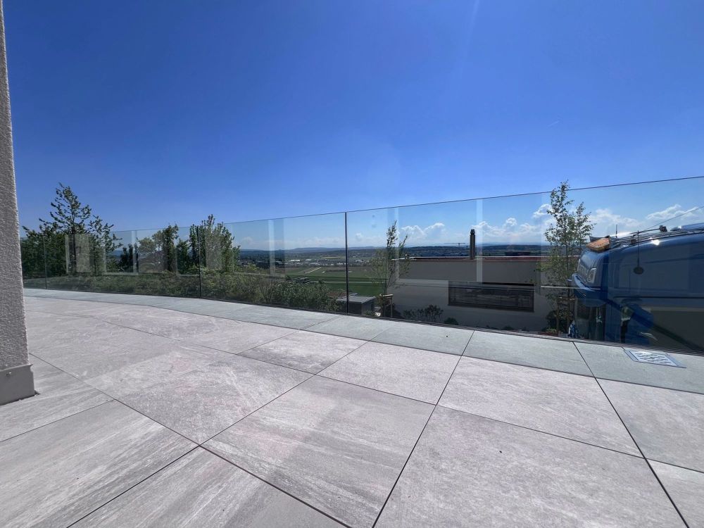 105 m2 3.5-Zimmerwohnung mit Terrasse und Balkon - Bild 1