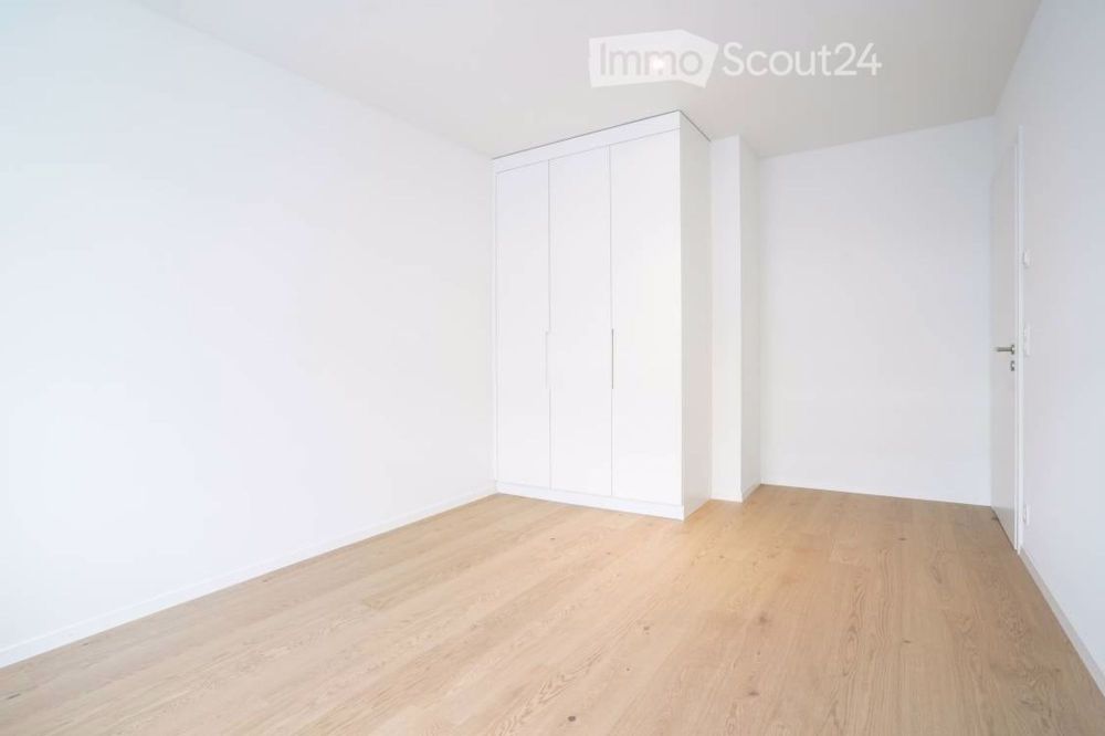 Magnificent 4-Zimmer-Wohnung neu mit Balkon und atemberaubendem Blick auf den Springbrunnen - Bild 5