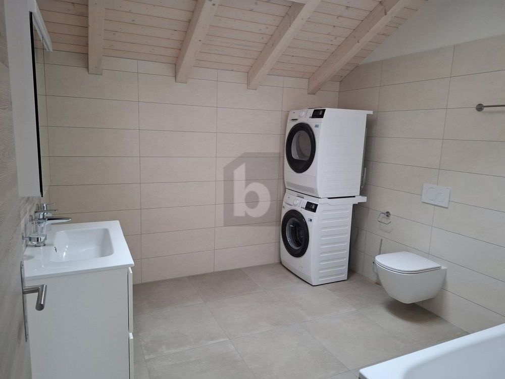 Neue, geräumige, helle und moderne Dachgeschosswohnung - Bild 4