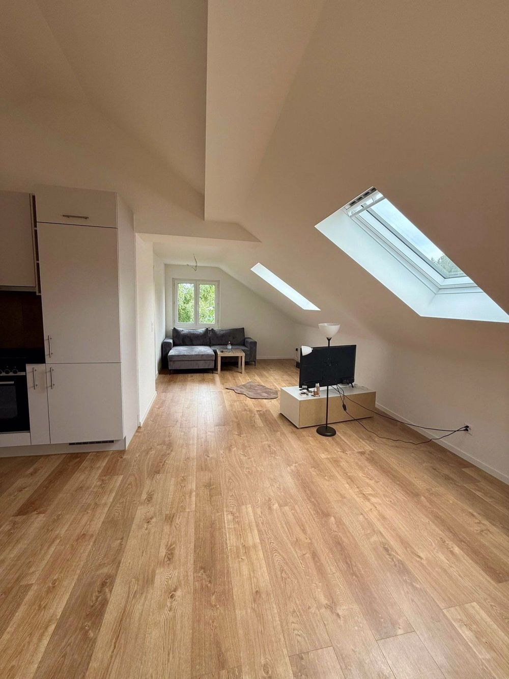 Moderne 2-Zimmer-Dachwohnung in ruhiger Lage von Seuzach - Bild 5