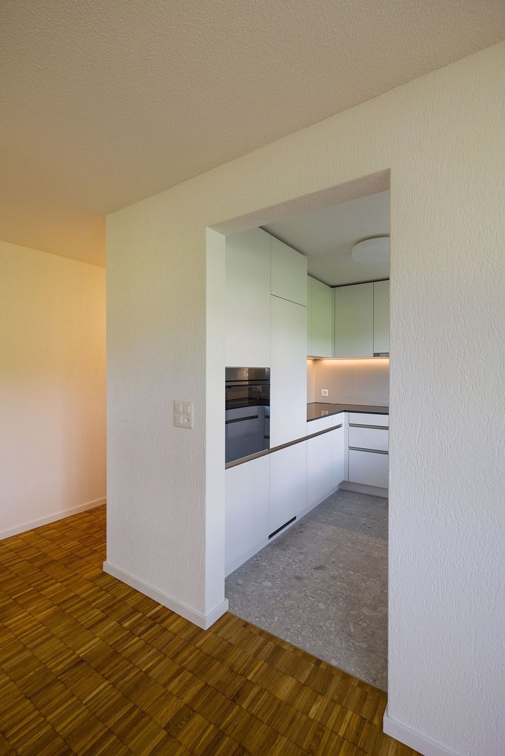 Erstvermietung nach Komplettsanierung: 4.5-Zimmer-Wohnung mit Balkon in Wagen - Bild 5